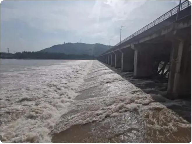 98年抗洪,中央決定最后關頭炸堤分洪,朱镕基:等等,我再加句話