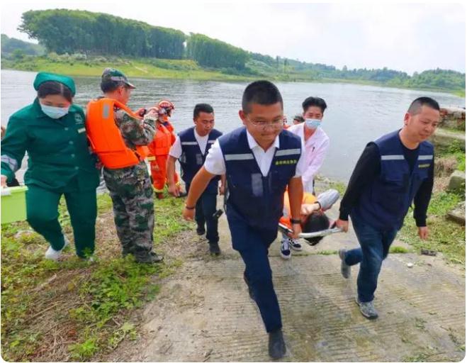“汛”速行動(dòng),以練筑防|自貢市大安區(qū)開(kāi)展防汛綜合應(yīng)急演練